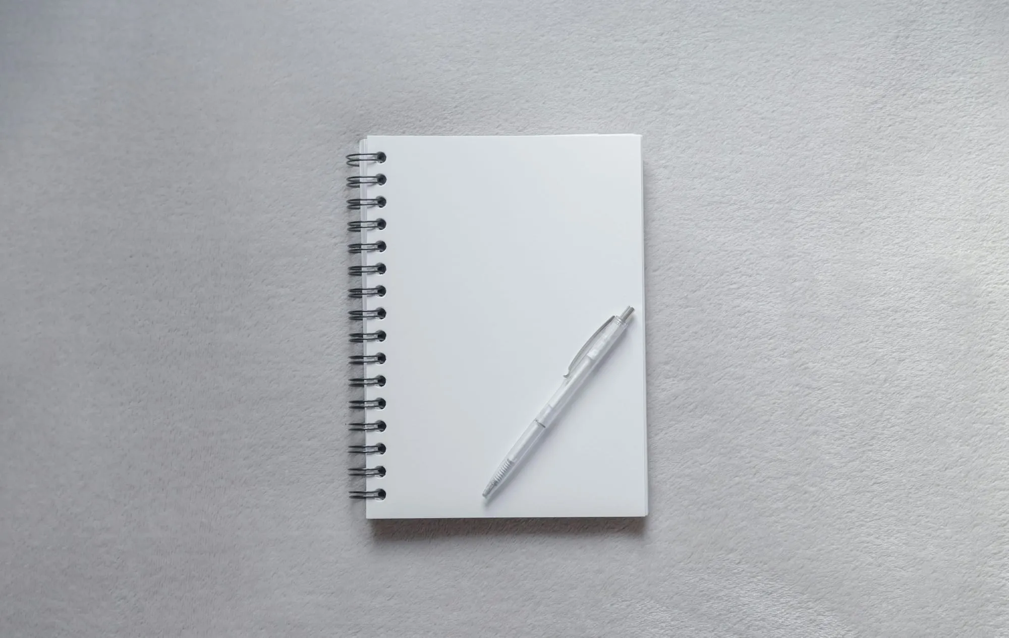 Notizbuch mit Stift